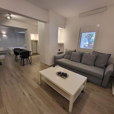 Apartment Near The Center Of Glyfada Athen Eksteriør bilde