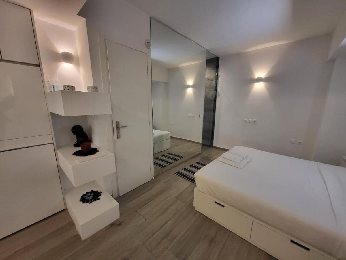Apartment Near The Center Of Glyfada Athen Eksteriør bilde